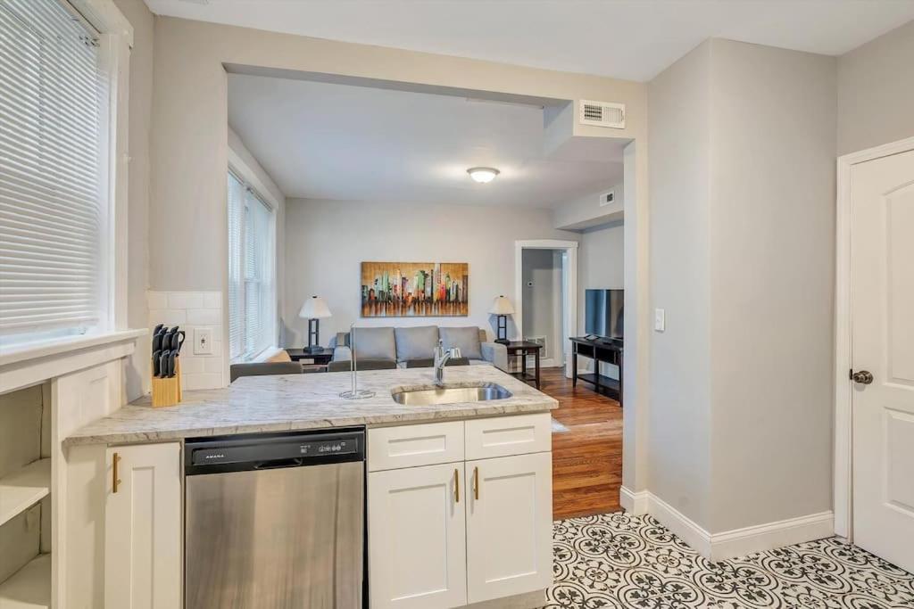 Beautiful Tower Grove Unit Recently Renovated 2S Villa Richmond Heights Eksteriør bilde