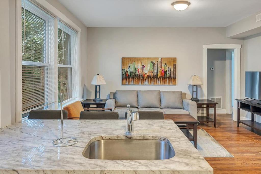 Beautiful Tower Grove Unit Recently Renovated 2S Villa Richmond Heights Eksteriør bilde